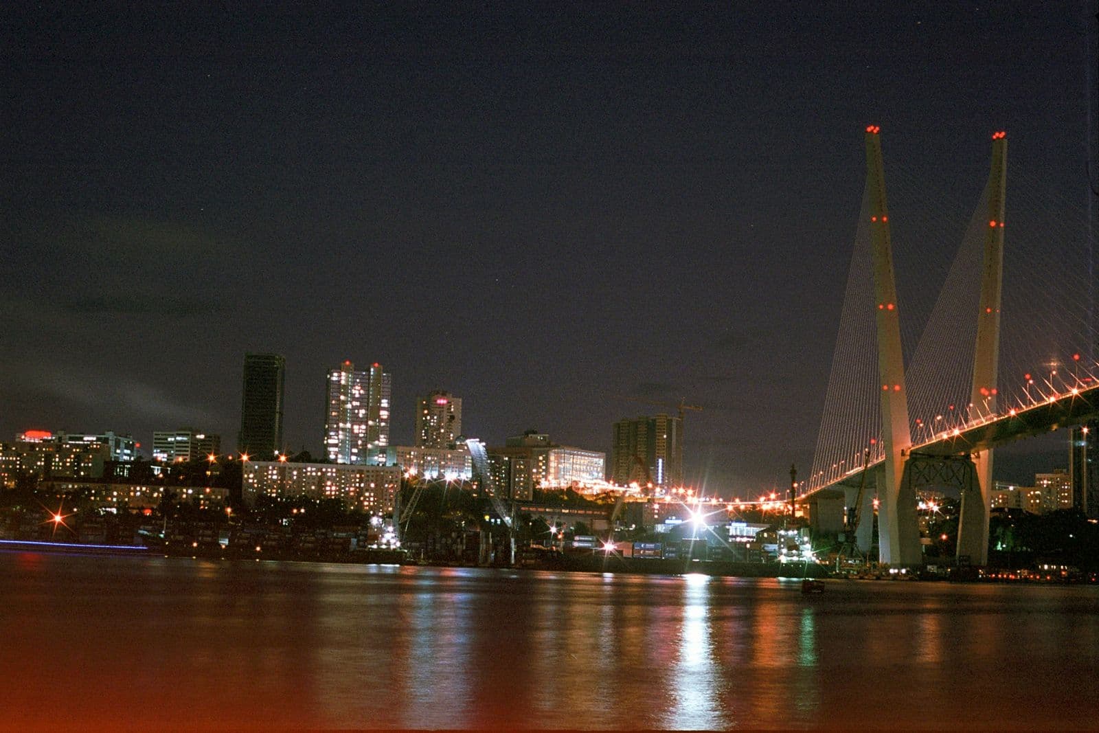Vladivostok Golden bridge night.jpg